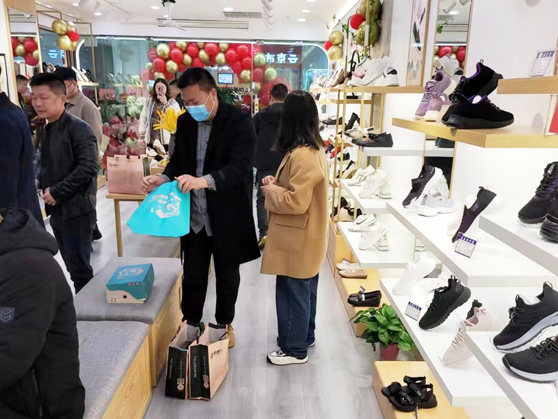 實體鞋店的鞋子利潤多大才賺錢？