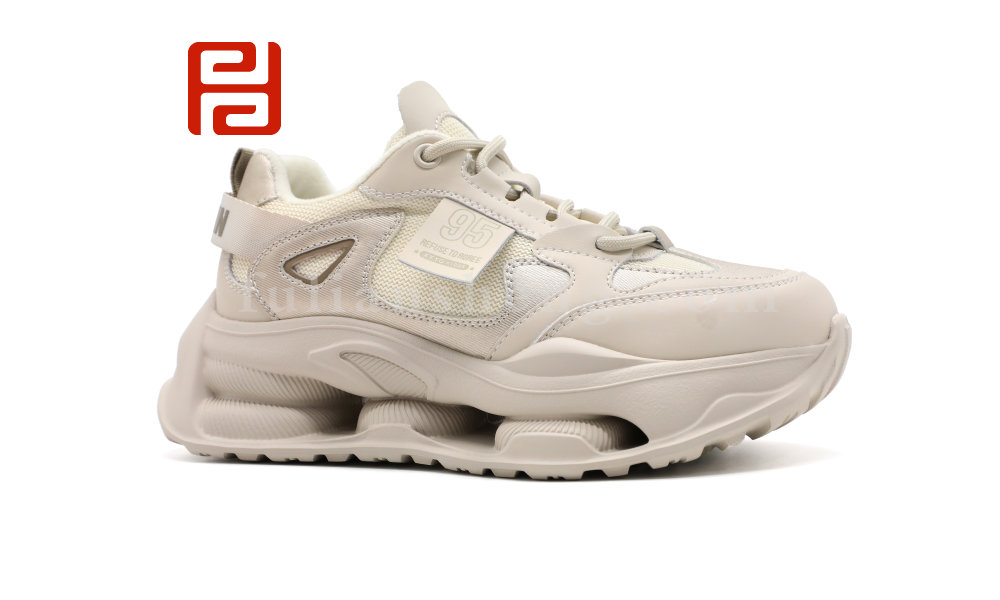 福連升冬季新品運(yùn)動(dòng)生活女鞋時(shí)尚運(yùn)動(dòng)老爹鞋