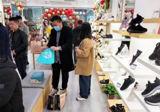 實體鞋店的鞋子利潤多大才賺錢？