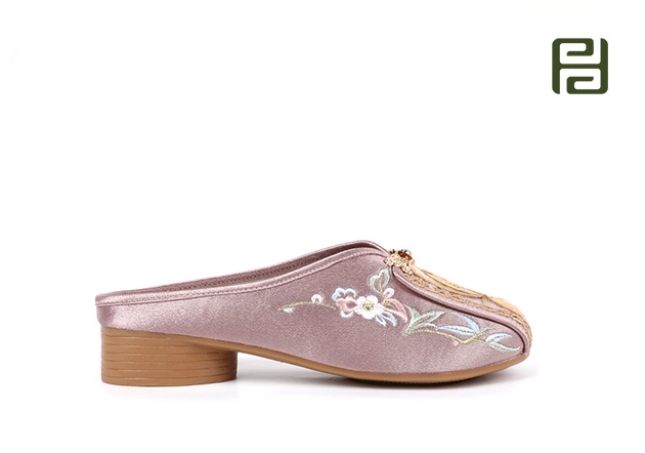 福連升春季新款中國風(fēng)女鞋繡花拖鞋