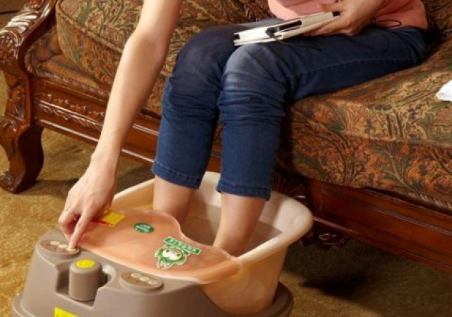 女人每天泡腳的好處-女人常泡腳有什么好處？