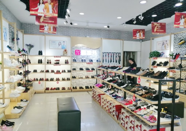 賀：福連升老北京布鞋/中年鞋河北保定曲陽(yáng)專賣店重裝開業(yè)！